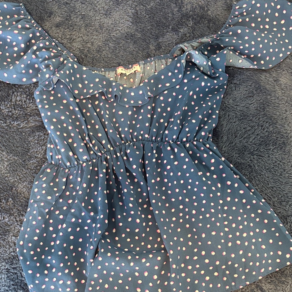 ANDREE BY UNIT Blue Top with Pink Dots